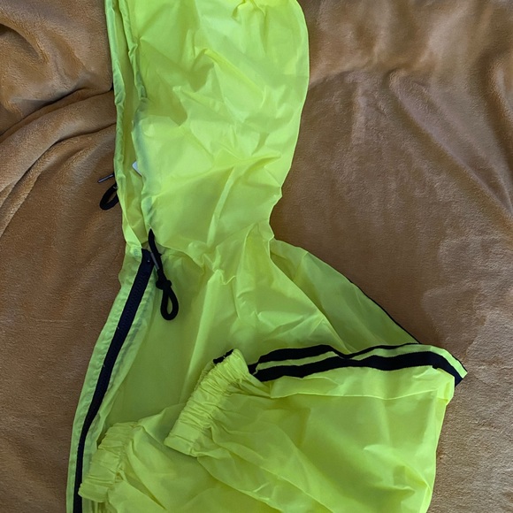 Neon green cropped workout jacket - Picture 3 of 4